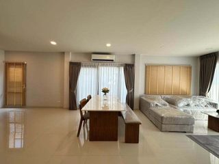 Casa en alquiler de 4 habitaciones en Bang Phli, Samut Prakan