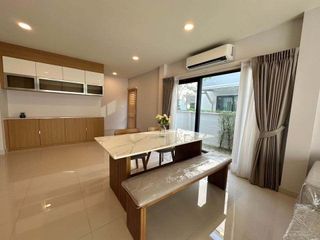Casa en alquiler de 4 habitaciones en Bang Phli, Samut Prakan
