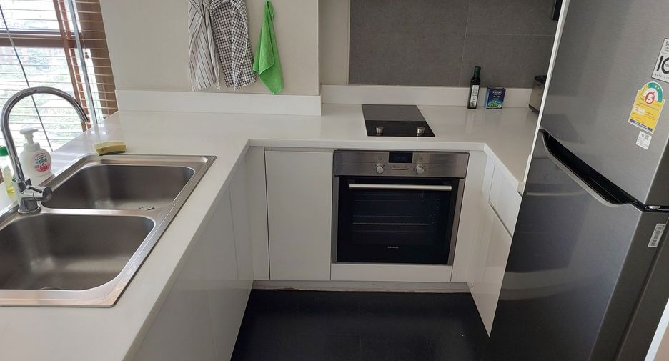 For rent 1 bed condo in Khlong Toei, Bangkok