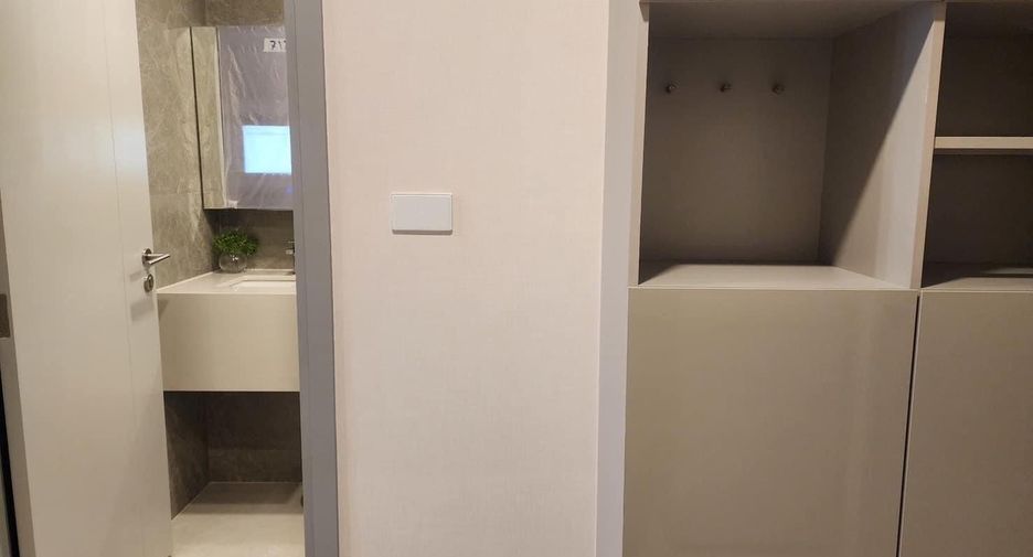 Condo en alquiler de estudio en Huai Khwang, Bangkok