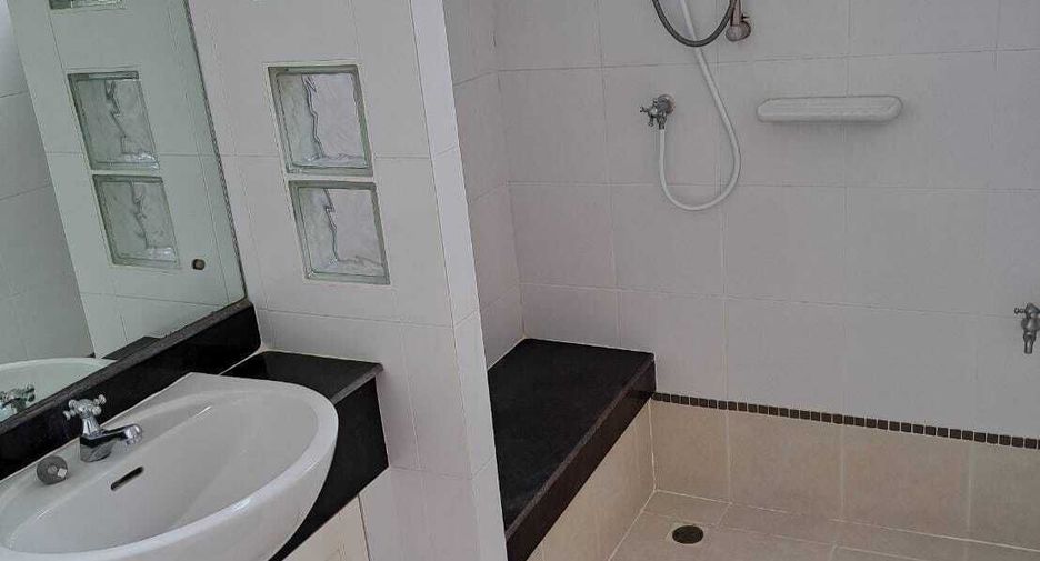 For rent 3 bedrooms house in Prawet, Bangkok