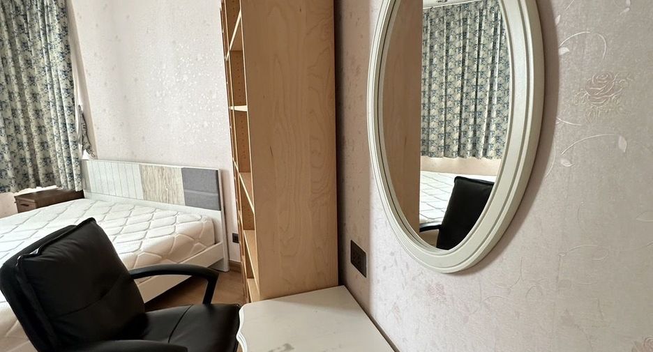 Wohnung zur Miete mit 2 Zimmer in Huai Khwang, Bangkok