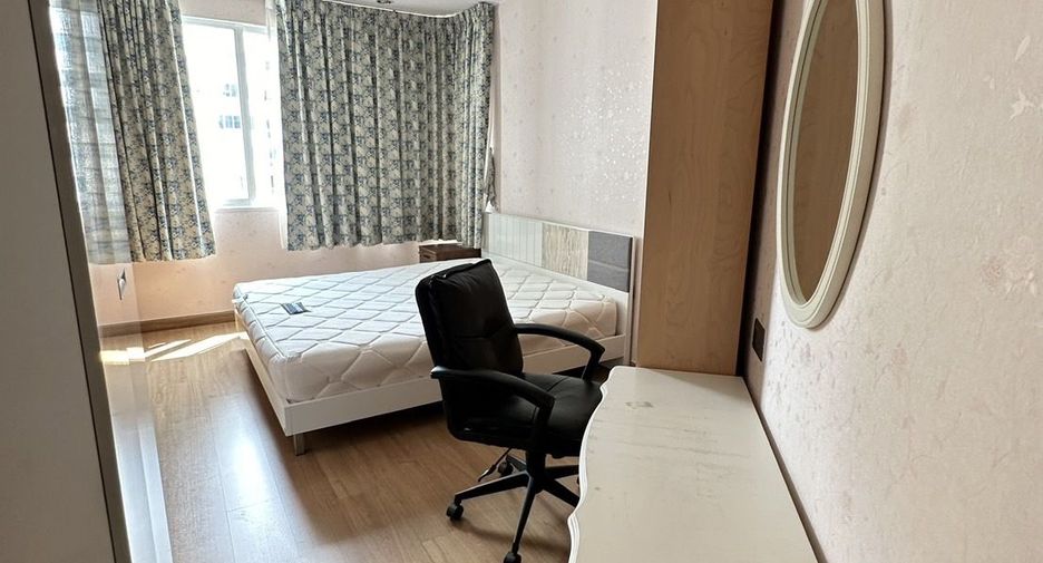 Wohnung zur Miete mit 2 Zimmer in Huai Khwang, Bangkok