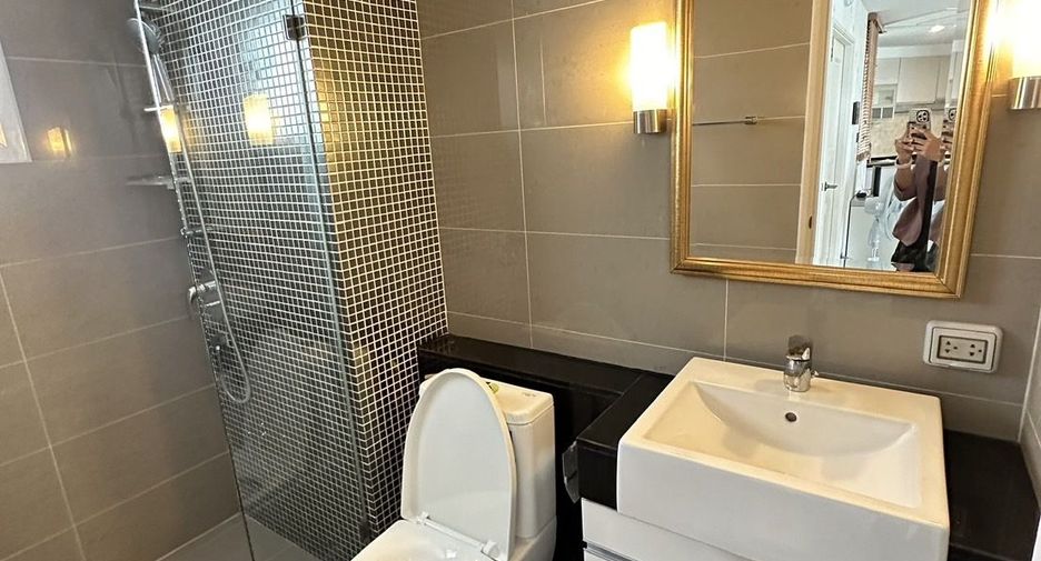 Wohnung zur Miete mit 2 Zimmer in Huai Khwang, Bangkok