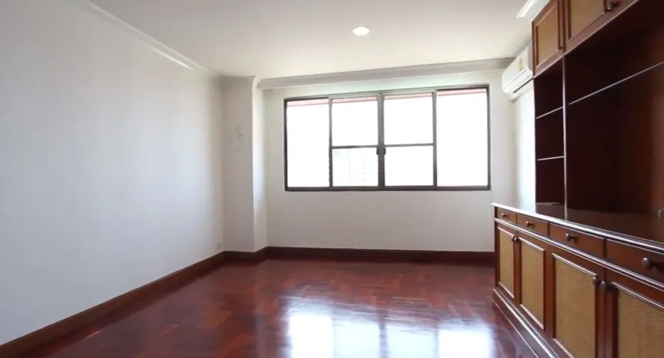 À louer 3 chambres appartement à Watthana, Bangkok
