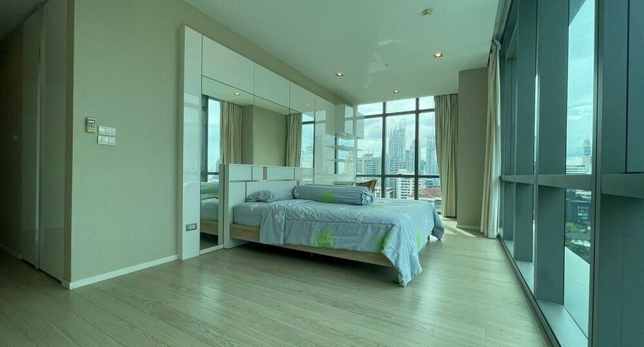 For rent 2 bedrooms condo in Watthana, Bangkok