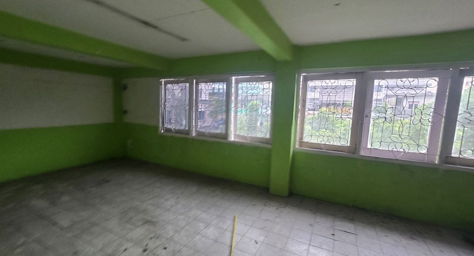 For rent retail Space in Bang Kapi, Bangkok
