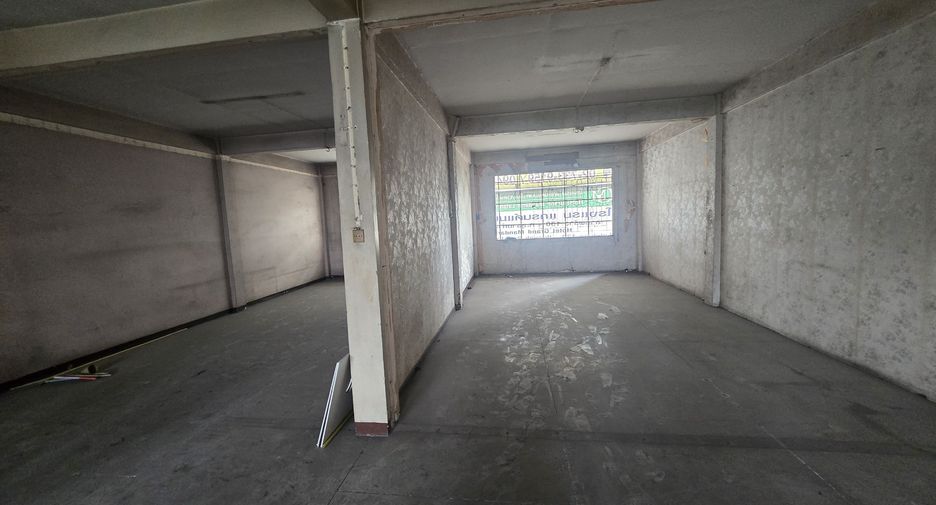 For rent retail Space in Bang Kapi, Bangkok