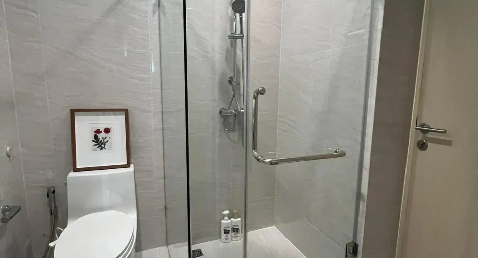 For rent 1 bed condo in Watthana, Bangkok