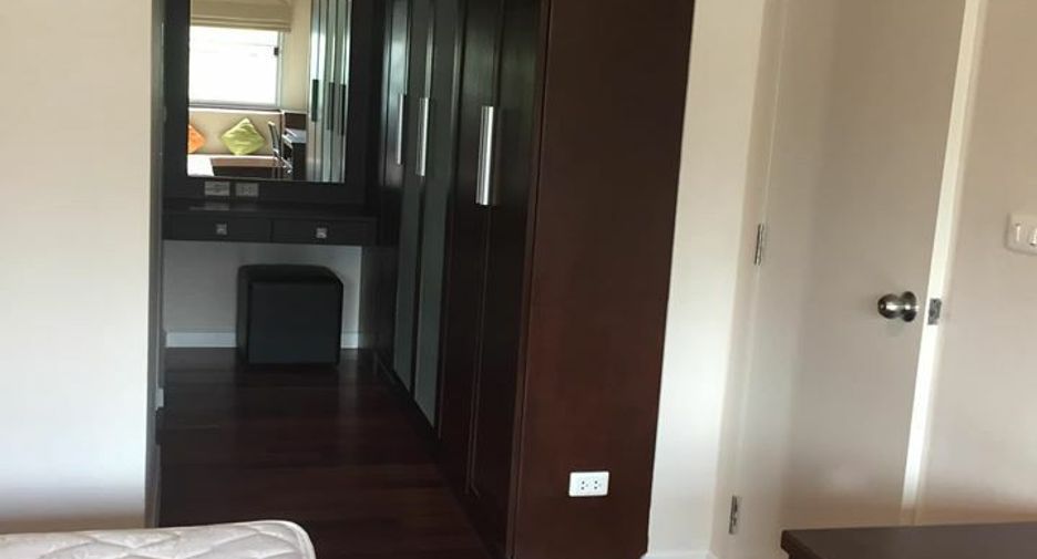 For rent 2 bedrooms condo in Watthana, Bangkok