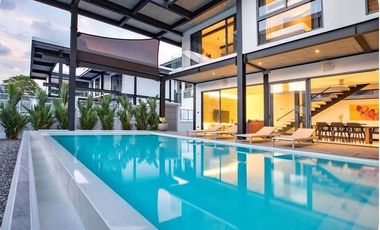 For sale 4 ベッドルーム villa in Mueang Phuket, Phuket