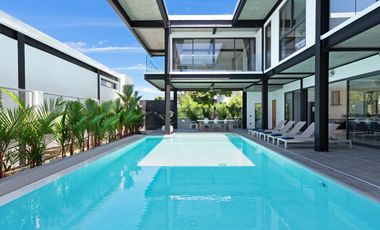 For sale 4 bedrooms villa in Mueang Phuket, Phuket