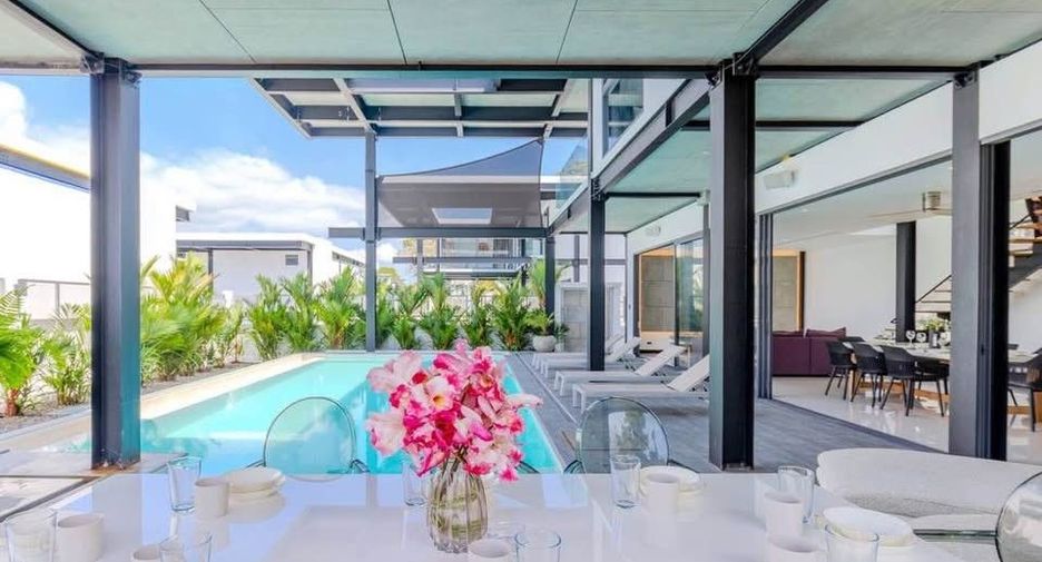 For sale 4 ベッドルーム villa in Mueang Phuket, Phuket