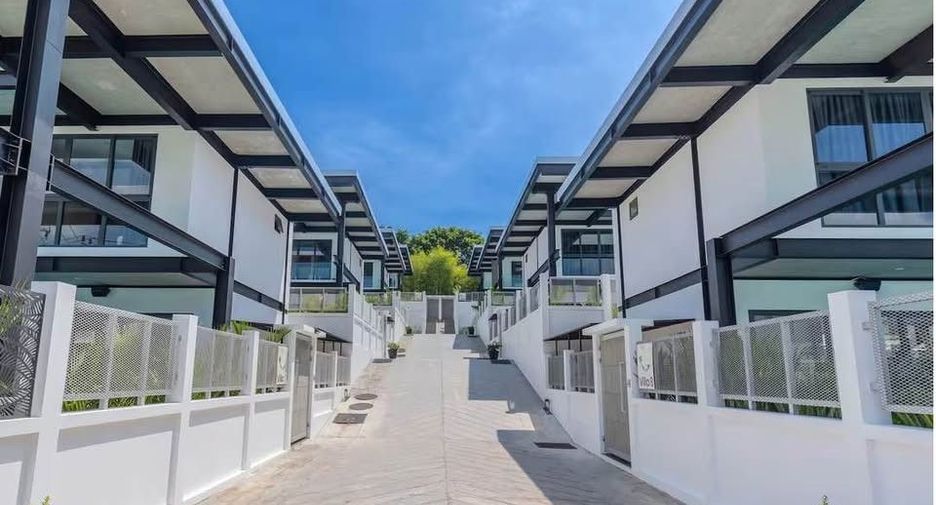 For sale 4 ベッドルーム villa in Mueang Phuket, Phuket