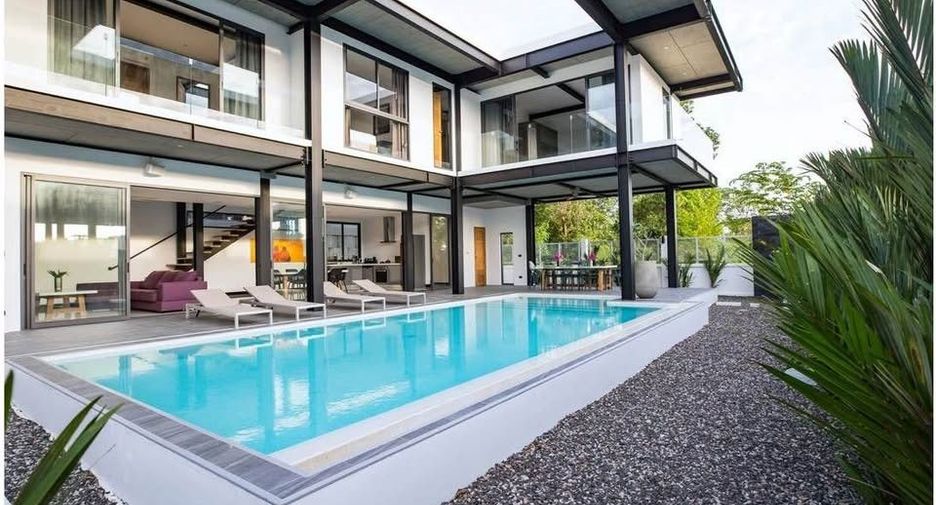 For sale 4 ベッドルーム villa in Mueang Phuket, Phuket