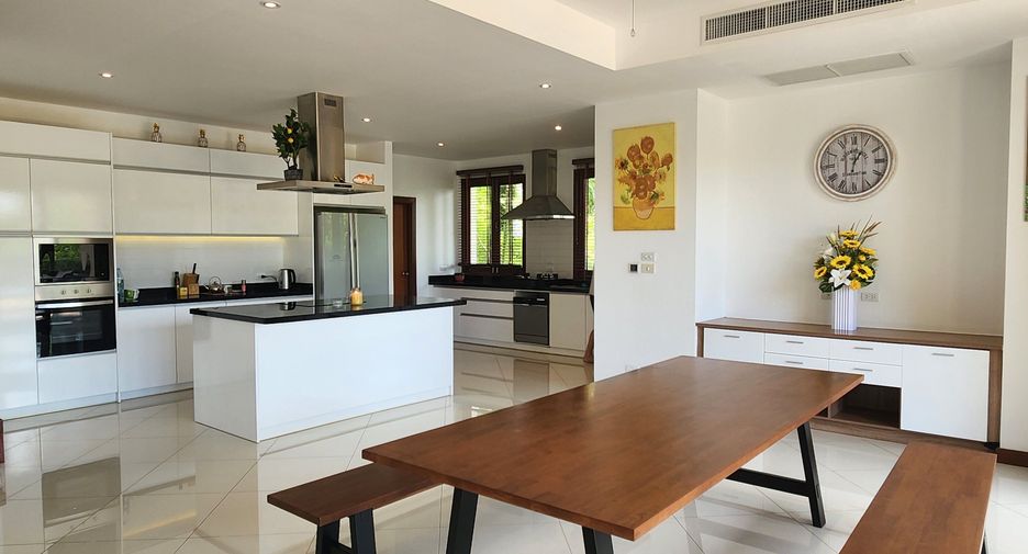 For rent 4 bedrooms villa in Thalang, Phuket