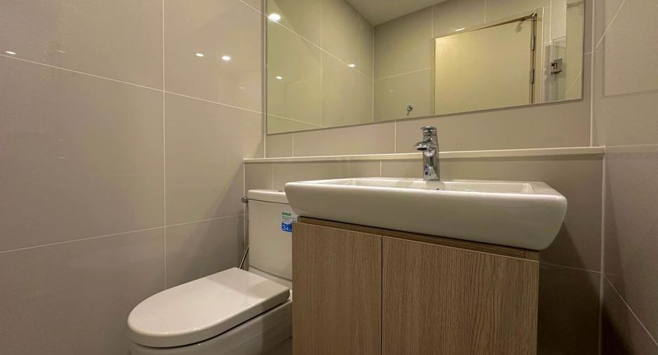 For rent studio condo in Khlong Toei, Bangkok