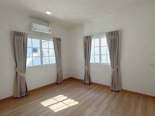 For rent 4 bedrooms house in Mueang Samut Prakan, Samut Prakan