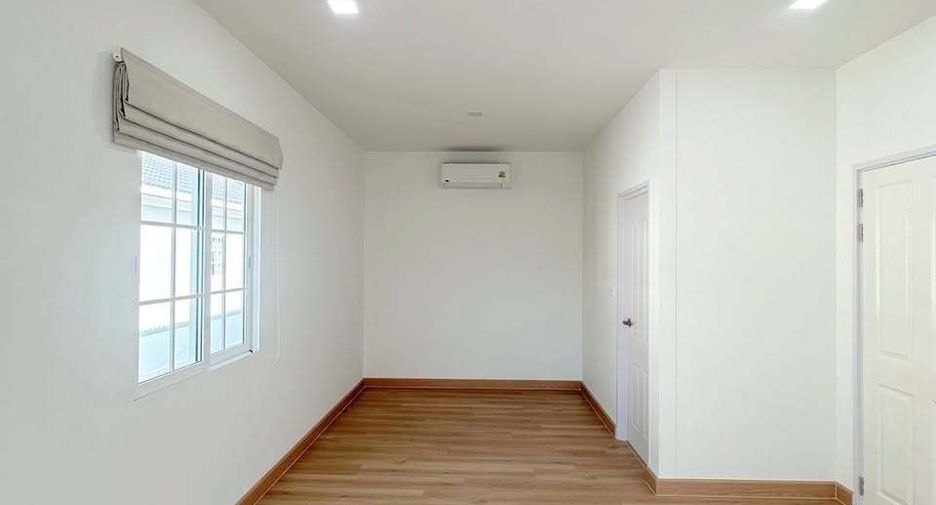 Casa en alquiler de 4 habitaciones en Mueang Samut Prakan, Samut Prakan