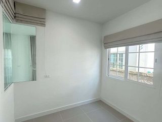 For rent 4 bedrooms house in Mueang Samut Prakan, Samut Prakan