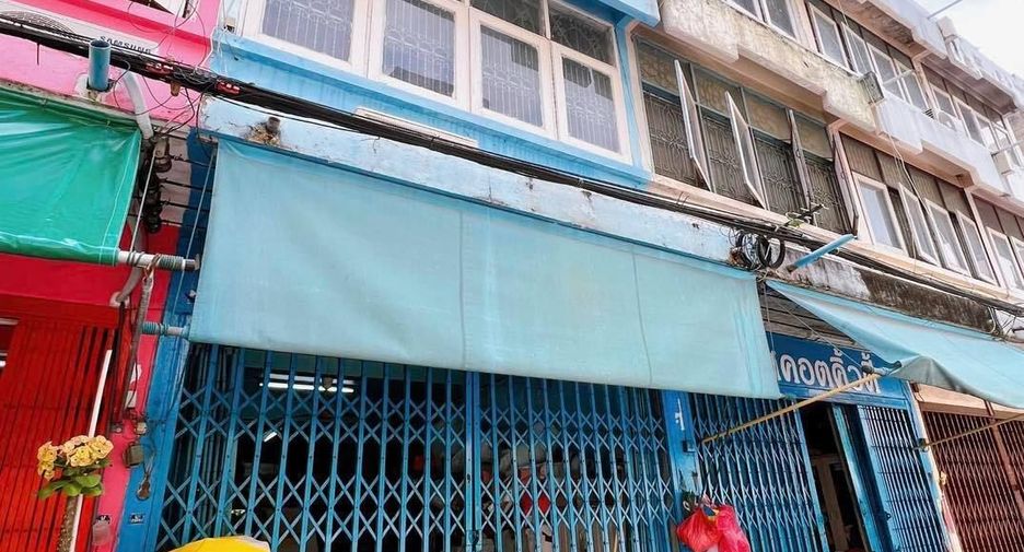 Reihenhaus zum Kauf mit 3 Zimmer in Yan Nawa, Bangkok