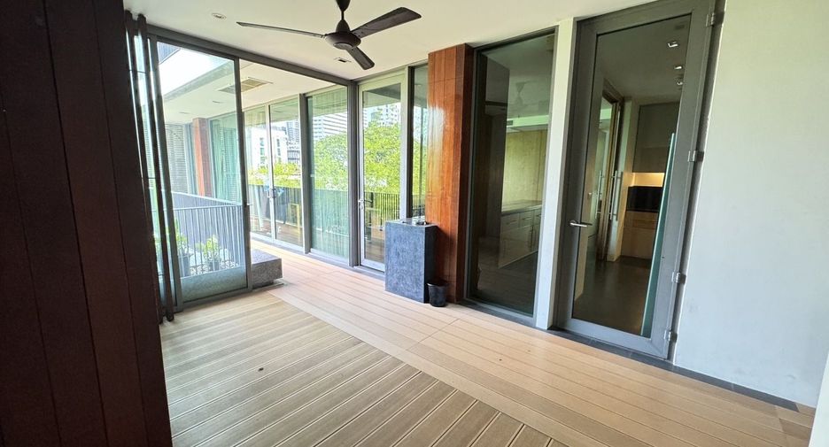 For rent 3 bedrooms apartment in Watthana, Bangkok