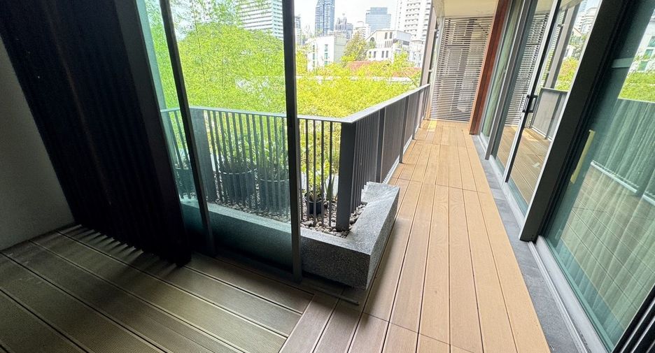 For rent 3 bedrooms apartment in Watthana, Bangkok