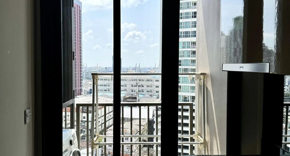 For sale 1 bed condo in Khlong Toei, Bangkok