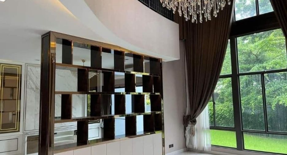 For sale 5 bedrooms house in Saphan Sung, Bangkok