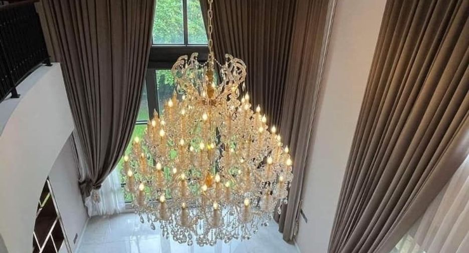 For sale 5 bedrooms house in Saphan Sung, Bangkok