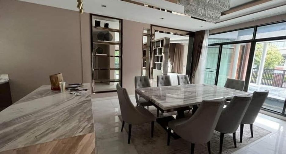 For sale 5 bedrooms house in Saphan Sung, Bangkok