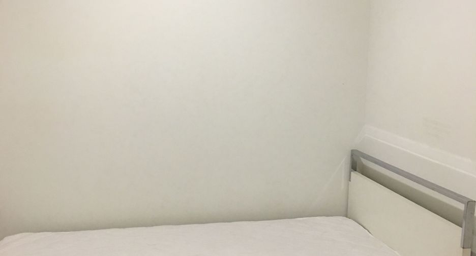 For rent 2 bedrooms condo in Huai Khwang, Bangkok
