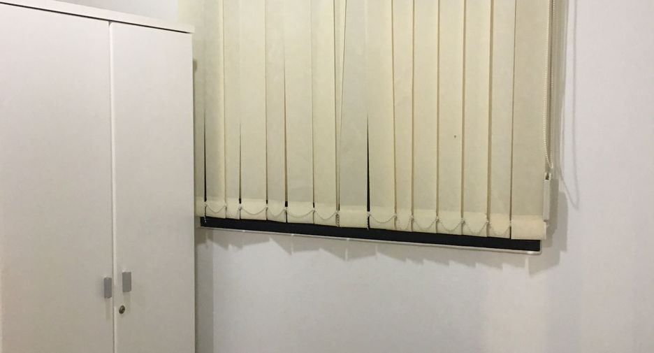 For rent 2 bedrooms condo in Huai Khwang, Bangkok