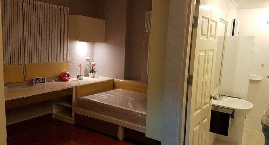À louer 4 chambres maison à Prawet, Bangkok