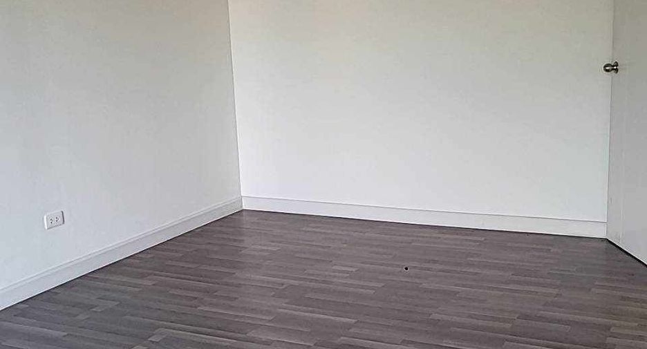 For sale 3 bedrooms townhouse in Min Buri, Bangkok