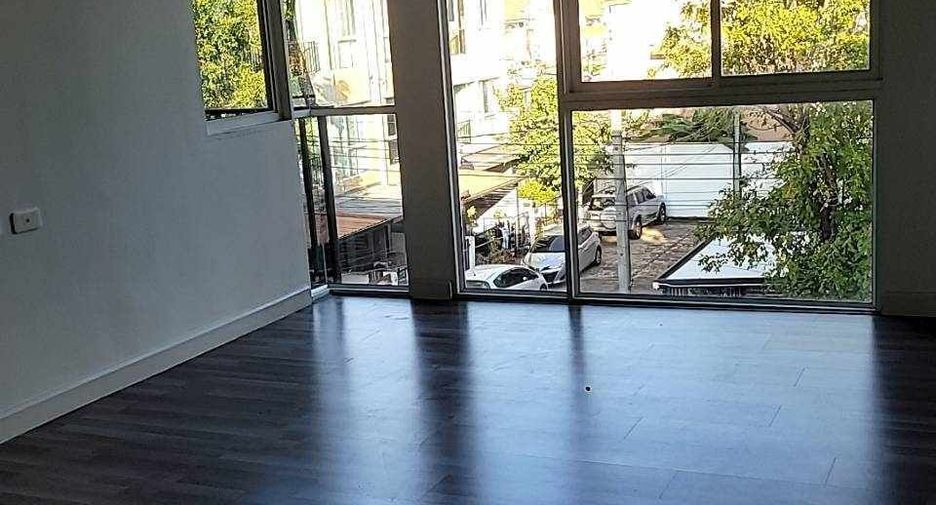 For sale 3 bedrooms townhouse in Min Buri, Bangkok