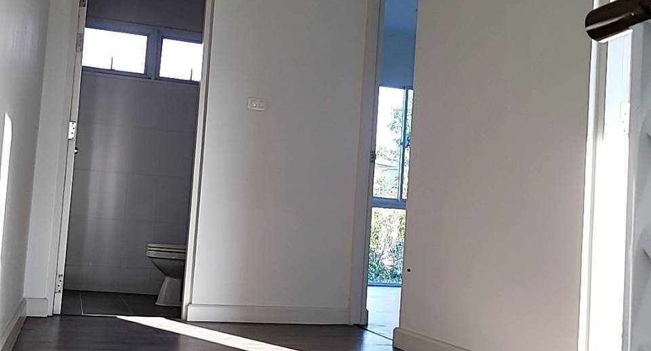 For sale 3 bedrooms townhouse in Min Buri, Bangkok
