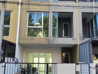 For sale 3 bedrooms townhouse in Min Buri, Bangkok