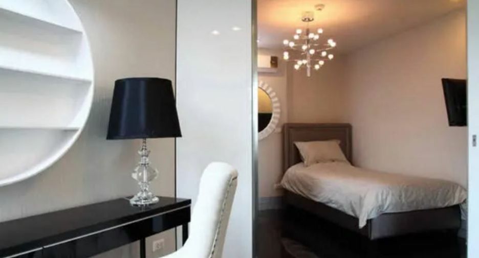 For rent 2 bedrooms condo in Bang Rak, Bangkok