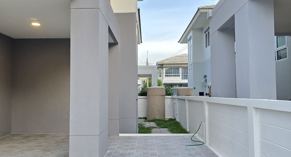 For sale 3 ベッドルーム house in Bang Sao Thong, Samut Prakan