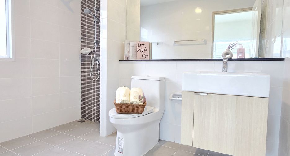 For sale 3 ベッドルーム house in Bang Sao Thong, Samut Prakan