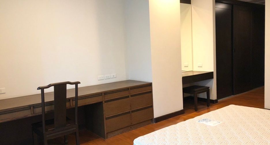 ให้เช่า 3 ห้องนอน คอนโด ใน วัฒนา, กรุงเทพฯ