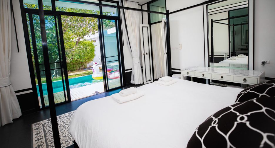 For rent 3 bedrooms villa in Mueang Phuket, Phuket