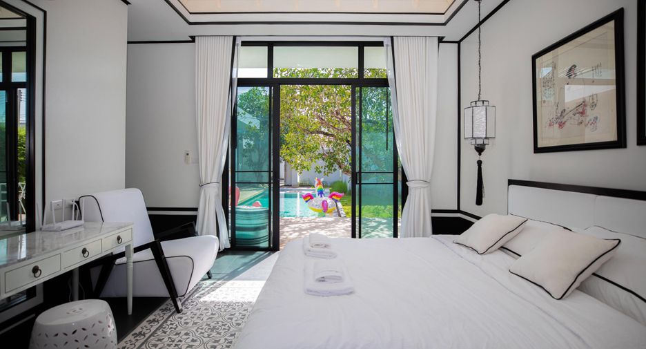 For rent 3 bedrooms villa in Mueang Phuket, Phuket