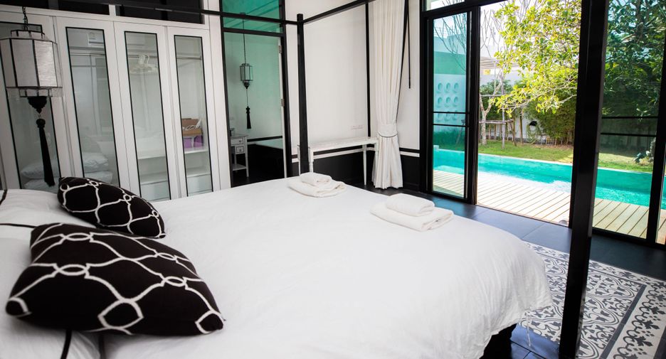 For rent 3 bedrooms villa in Mueang Phuket, Phuket