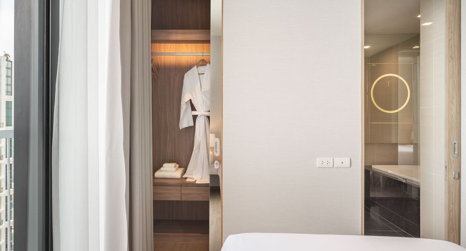 For rent 2 bedrooms condo in Khlong Toei, Bangkok