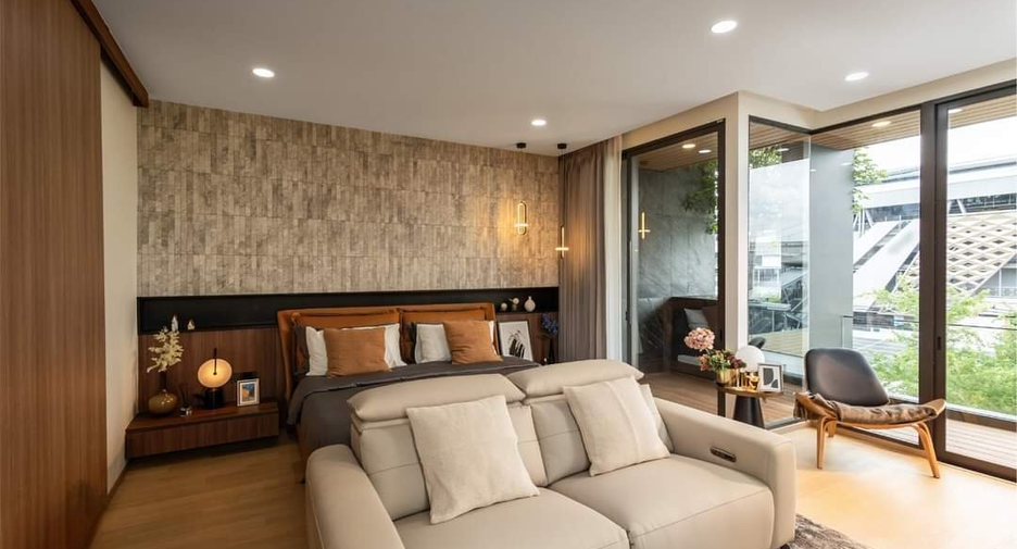 For sale 3 bedrooms house in Wang Thonglang, Bangkok