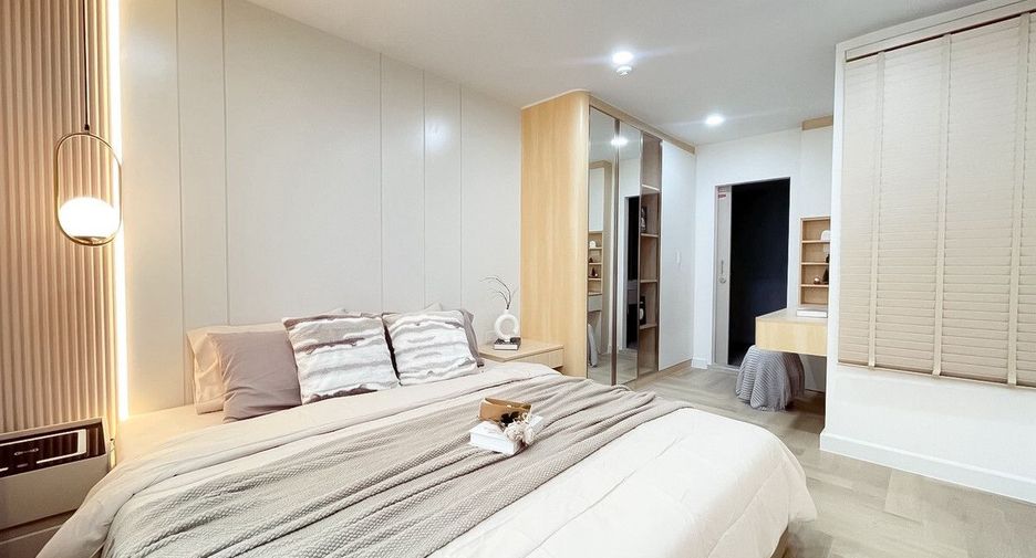 For sale 1 bed condo in Watthana, Bangkok