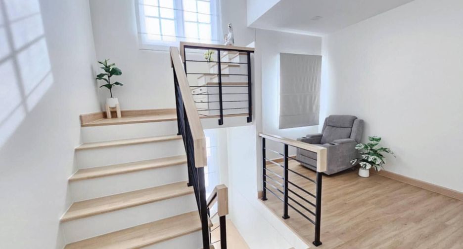 Casa en alquiler de 4 habitaciones en Mueang Samut Prakan, Samut Prakan
