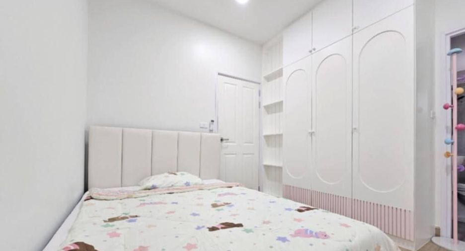 Casa en alquiler de 4 habitaciones en Mueang Samut Prakan, Samut Prakan